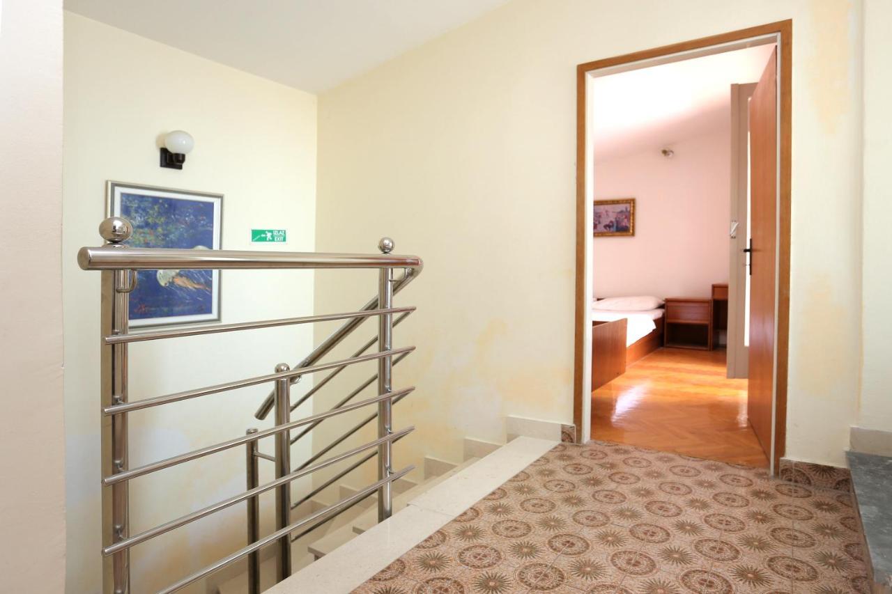 Apartments With A Parking Space Makarska - 9506 Exterior photo